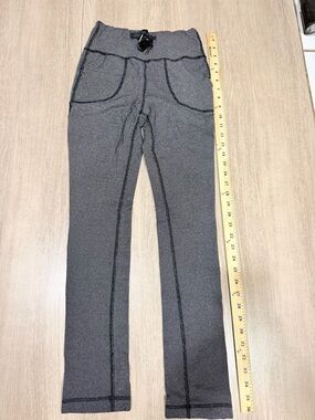 lululemon athletica Heather Gray Knit Pull-On Leggings with Contrast Trim